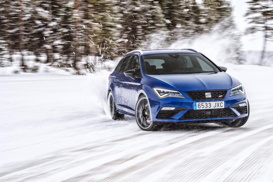  Seat Leon ST Cupra 300 2017 года  (WW) (фото 18 из 49)